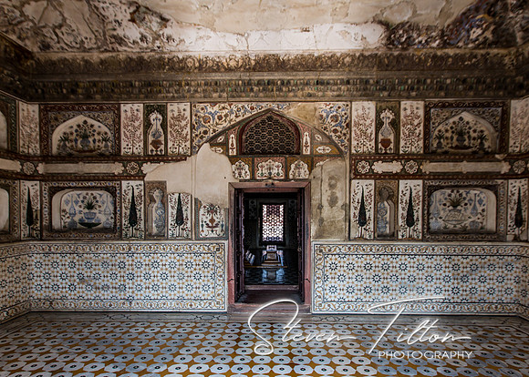 Inside chamber of the Tomb of I'timad-ud-Daulah