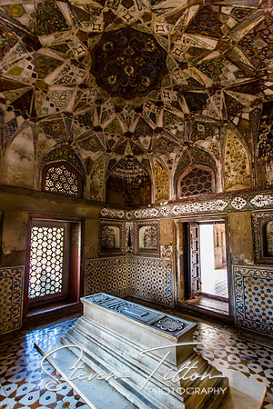 Cenotaphs at the Tomb of Itmad-ud-Daulah