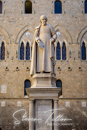 Statue of Sallustio Bandini