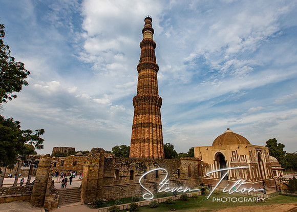 Alai Darwaza and Qutab Minar