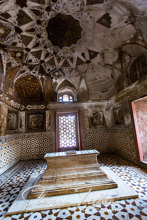 Inside chamber of the Tomb of I'timad-ud-Daulah