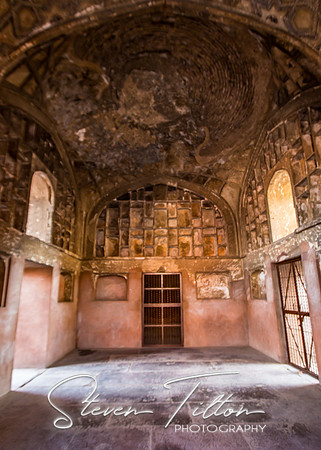 Open room within the Agra Fort residence.