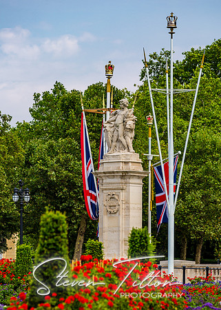 Buckingham Palace Front Gardens