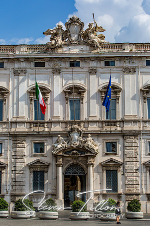 Various sights of interest walking  down the streets of Rome