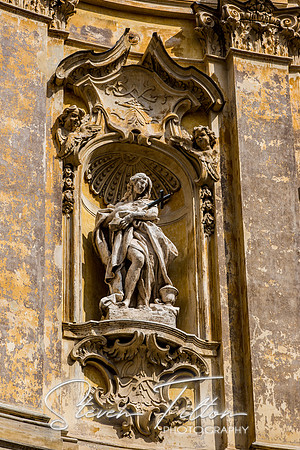 Various sights of interest walking  down the streets of Rome