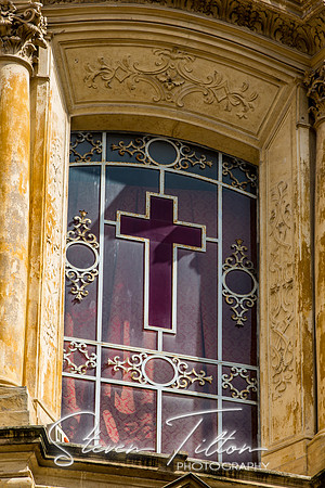 Various sights of interest walking  down the streets of Rome