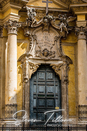 Various sights of interest walking  down the streets of Rome