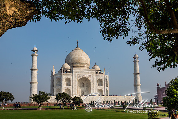 The Taj Mahal - 2 Minarets