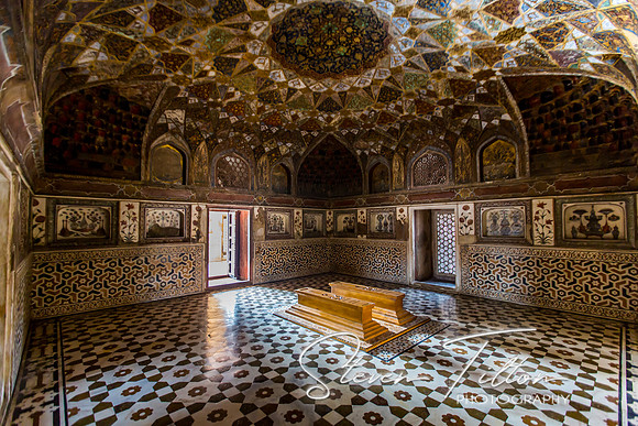 Cenotaphs at the Tomb of Itmad-ud-Daulah